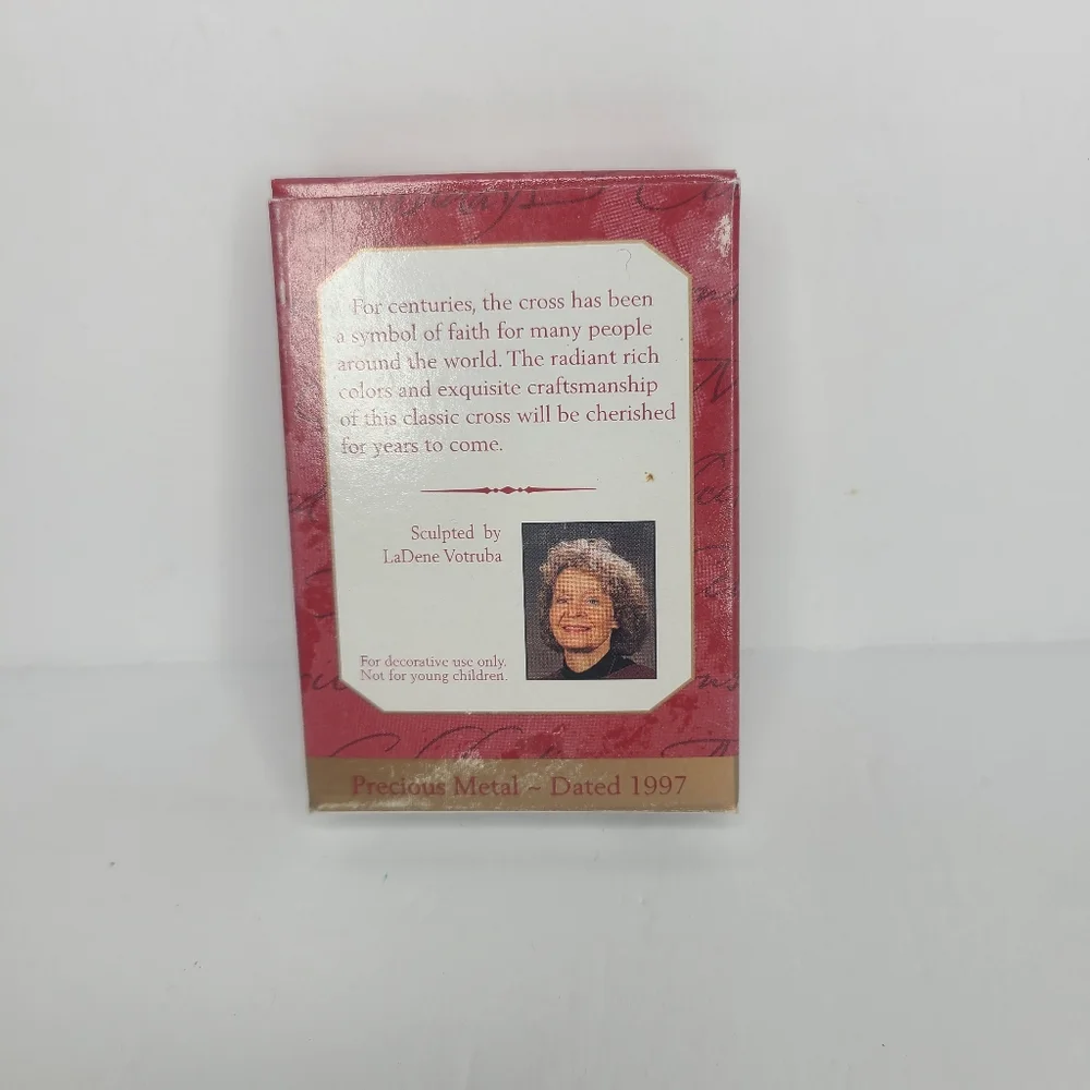 Vintage Hallmark Keepsake Classic Cross Ornament‎ by LaDene Votruba 1997